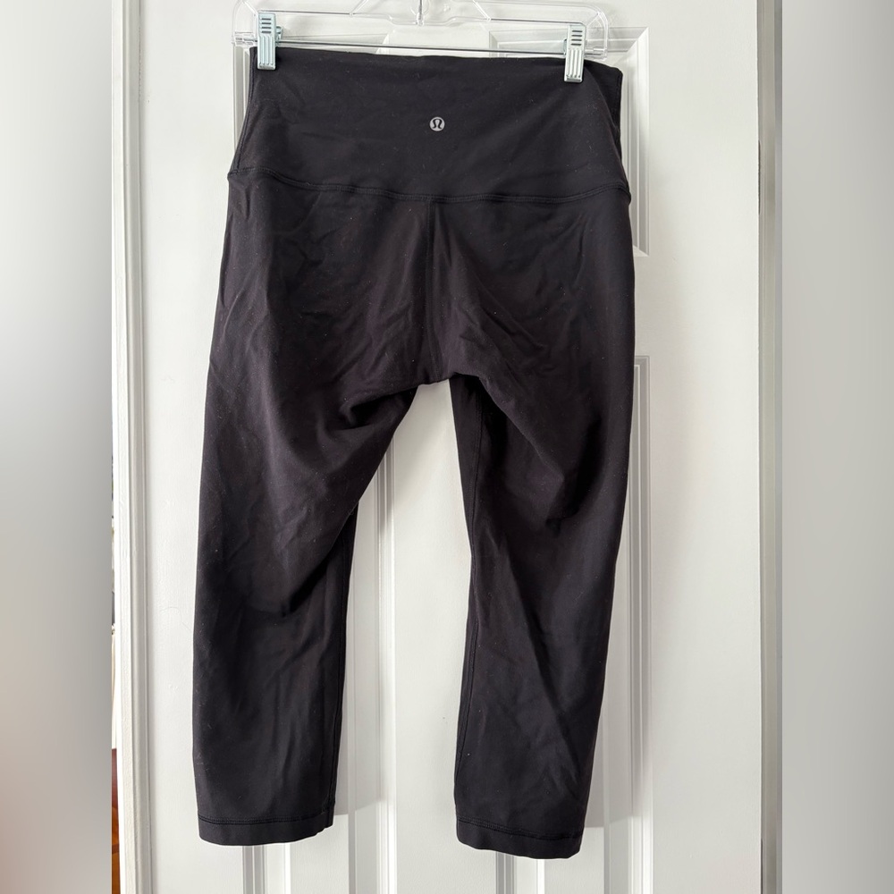 lululemon Women’s Black Cropped Leggings - Size 8